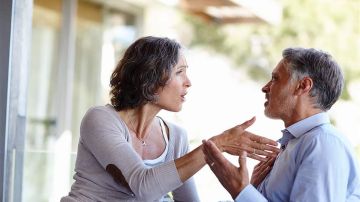 تؤدي إلى الطلاق ... عالم نفس يكشف: هذه السلوكيات تدمر العلاقات العاطفية تؤدي إلى الطلاق ... عالم نفس يكشف: هذه السلوكيات تدمر العلاقات العاطفية