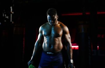 بطل العالم السابق في UFC يتسبب في مقتل شابة بطل العالم السابق في UFC يتسبب في مقتل شابة