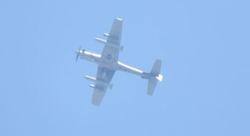 للمرة الأولى.. طائرة قتالية لبنانية تحلق فوق الجنوب للمرة الأولى.. طائرة قتالية لبنانية تحلق فوق الجنوب