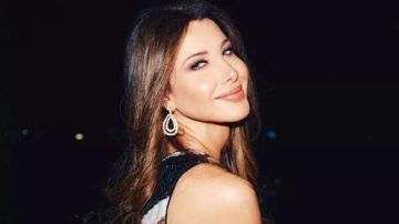 نانسي عجرم تلفت الأنظار بإطلالة سوداء من توقيع طوني ورد (صور) نانسي عجرم تلفت الأنظار بإطلالة سوداء من توقيع طوني ورد (صور)