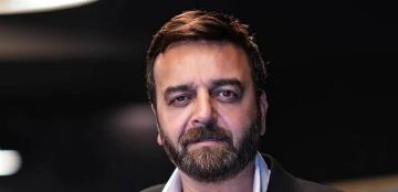 زوجته فنانة معتزلة.. ابن بطل مسلسل آسر سامر المصري يلفت الأنظار بوسامته تعرفوا إليه (صورة) زوجته فنانة معتزلة.. ابن بطل مسلسل آسر سامر المصري يلفت الأنظار بوسامته تعرفوا إليه (صورة)