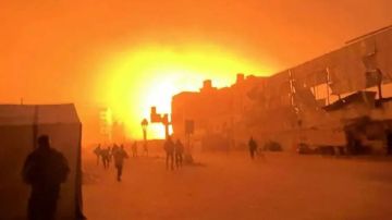 المرضى والجرحى في الشوارع.. قصف إسرائيلي يشعل المستشفى المعمداني في غزة المرضى والجرحى في الشوارع.. قصف إسرائيلي يشعل المستشفى المعمداني في غزة