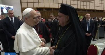 المطران ابراهيم التقى البابا لاوون الرابع عشر في الفاتيكان المطران ابراهيم التقى البابا لاوون الرابع عشر في الفاتيكان