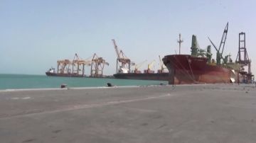 بمشاركة أممية.. مؤتمر صحفي في ميناء الحديدة للوقوف على أضرار العدوان الأمريكي الصهيوني