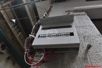 في صحف اليوم: أصحاب المولدات يواصلون فرض أسعار مرتفعة على المواطنين رغم انخفاض التسعيرة الرسمية إلى 31 سنتا