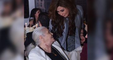 إليسا تنعى السيدة نهاد الشامي: ضلك اطلعي علينا من فوق