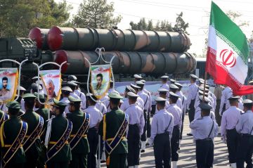 إيران تكشف عن صاروخ قاسم بصير الباليستي القادر على تجاوز منظومة ثاد الأمريكية إيران تكشف عن صاروخ قاسم بصير الباليستي القادر على تجاوز منظومة ثاد الأمريكية