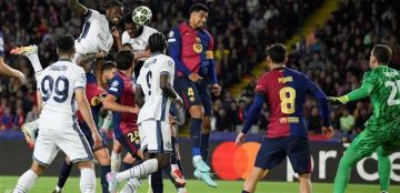 الإنتر يحقق تعادلا ثمينا في برشلونة في قمة دوري الأبطال