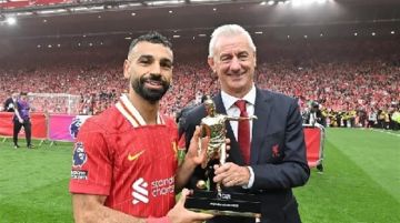 لاعب ليفربول: عذراً صلاح.. أنت لا تستحق الجائزة