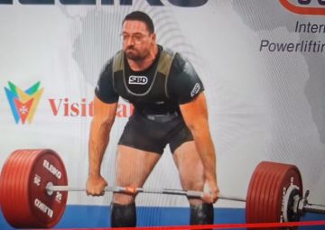 إتيان الشاعر ابن تنورين يُتوَّج أول بطل عالم لبناني وعربي في رفع الأثقال