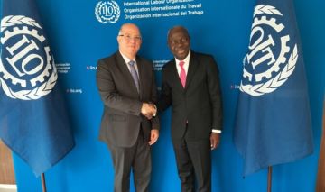 حيدر سلم مدير عام منظمة العمل الدولية تقريرا حول انتهاكات إسرائيل بحق العمال والمدنيين في لبنان حيدر سلم مدير عام منظمة العمل الدولية تقريرا حول انتهاكات إسرائيل بحق العمال والمدنيين في لبنان