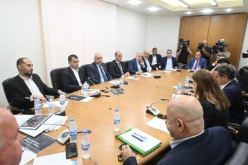 لجنة الإعلام والاتصالات بحثت خطة الوزارة وتنظيم القطاع ودعت الى اعتماد روية متوازنة