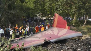 المحققون يقتربون من فك لغز تحطم الطائرة الهندية