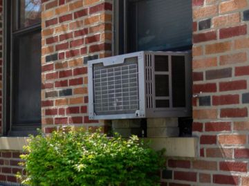 أيهما أفضل: مكيفات الشباك أم مكيفات الوحدة المنفصلة (السبليت)