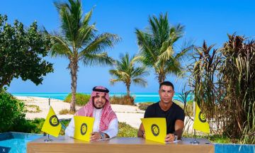 عقد رونالدو مع النصر: طائرة و2.5 مليون ريال يوميًّا! عقد رونالدو مع النصر: طائرة و2.5 مليون ريال يوميًّا!