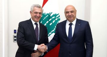 الرئيس عون استقبل غراندي: لبنان متمسك بضرورة عودة النازحين إلى سوريا بعد زوال أسباب نزوحهم الرئيس عون استقبل غراندي: لبنان متمسك بضرورة عودة النازحين إلى سوريا بعد زوال أسباب نزوحهم