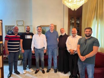 لحود عرض حاجات زحلة مع رئيس وأعضاء بلدية زحلة