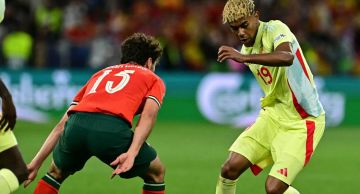 انتقادات تطال يامال بعد خسارة إسبانيا نهائي دوري الأمم الأوروبية انتقادات تطال يامال بعد خسارة إسبانيا نهائي دوري الأمم الأوروبية