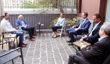 وليد جنبلاط عرض مع جونسون التطورات والمحلية والإقليمية