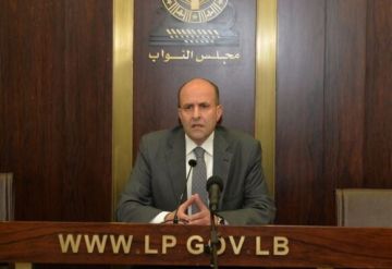 سليم عون خلال جلسة مساءلة الحكومة: الحكومة لم تبدأ بوضع أي خطة لتكوين الاموال سواء عبر استرجاع الاموال المنهوبة