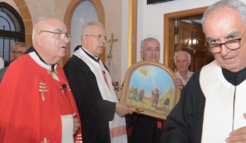 احتفال في حارة بعاصير تكريسا للجدرانية الجديدة في الكنيسة بمشاركة المطران العمار