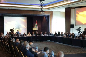 صوت الحق بيجمعنا لقاء وطني أكد ضرورة الاعتراف الكامل بحق المغتربين في الاقتراع لـ 128 نائبا صوت الحق بيجمعنا لقاء وطني أكد ضرورة الاعتراف الكامل بحق المغتربين في الاقتراع لـ 128 نائبا