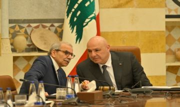 LBCI: تقرر عقد اجتماع للجنة المعنية في صياغة الرد على الورقة الاميركية غدا في قصر بعبدا LBCI: تقرر عقد اجتماع للجنة المعنية في صياغة الرد على الورقة الاميركية غدا في قصر بعبدا