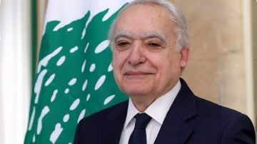 وزير الثقافة غادر إلى قطر في إطار جولة خليجية