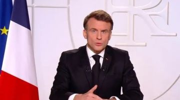 ماكرون: الرسوم الجمركية التي تفرضها الدول ذات النفوذ تمثل في كثير من الأحيان شكلا من أشكال الابتزاز 