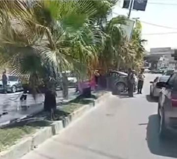 النشرة: تسرب مازوت تسبب بحادث سير على طريق دوار كفرمان النبطية النشرة: تسرب مازوت تسبب بحادث سير على طريق دوار كفرمان النبطية