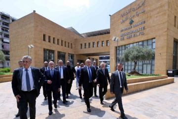 الرئيس عون زار سن الفيل: أتيت لأشكر أبناءها وأهنئ بلديتها التي ستعمل على نقل المنطقة الى الأفضل الرئيس عون زار سن الفيل: أتيت لأشكر أبناءها وأهنئ بلديتها التي ستعمل على نقل المنطقة الى الأفضل