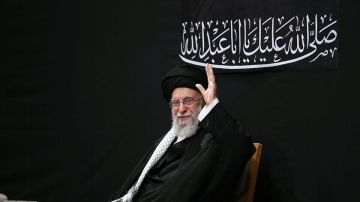 قاليباف: الإمام الخامنئي حضر شخصيا بغرفة القيادة خلال الحرب ضد إسرائيل وأصدر توجيهاته إلى القادة العسكريين الجدد