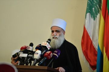 شيخ العقل إتصل بجنبلاط وأرسلان معزيا بشهداء السويداء وتلقى اتصالات من بري وسليمان وجعجع وقدور وشخصيات شيخ العقل إتصل بجنبلاط وأرسلان معزيا بشهداء السويداء وتلقى اتصالات من بري وسليمان وجعجع وقدور وشخصيات