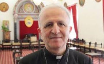 النائب البطريركي لكنيسة اللاتين بالقدس: لا نرضى التبرير الإسرائيلي بأن قصف الكنيسة في غزة كان عن طريق الخطأ