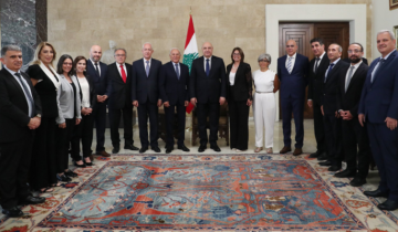 الرئيس عون استقبل وفد مركز تموز وسقلاوي وفرقة كركلا: عندما يصير ولاؤنا للوطن لا للمصالح الضيقة والطوائف تسوى مشاكلنا الرئيس عون استقبل وفد مركز تموز وسقلاوي وفرقة كركلا: عندما يصير ولاؤنا للوطن لا للمصالح الضيقة والطوائف تسوى مشاكلنا