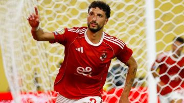 الأهلي المصري يغلق ملف “بيع أبو علي” الأهلي المصري يغلق ملف “بيع أبو علي”
