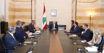 سلام استقبل عضوي الكونغرس لحود وكوهن: ضرورة احترام إسرائيل لسيادة لبنان وانسحابها من الأراضي المحتلة سلام استقبل عضوي الكونغرس لحود وكوهن: ضرورة احترام إسرائيل لسيادة لبنان وانسحابها من الأراضي المحتلة