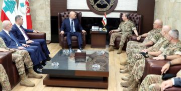 الرئيس عون زار اليرزة معزيا بشهداء الجيش وتفقد جريحا بالمستشفى: الجيش هو الضامن للاستقرار والأمن