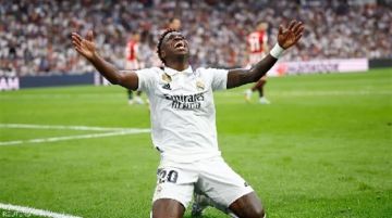 ريال مدريد سئم من تصرفات فينيسيوس.. "يستفز الجماهير ثم يبكي" ريال مدريد سئم من تصرفات فينيسيوس.. "يستفز الجماهير ثم يبكي"