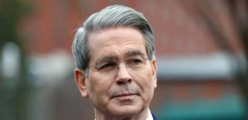 وزير الخزانة الأميركي: عائدات الرسوم الجمركية قد تصل إلى تريليون دولار سنويا