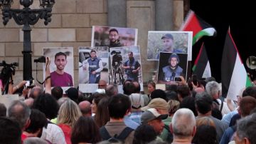 احتجاجا على جرائم الاحتلال في غزة واستهدافه الصحفيين.. تظاهرة في برشلونة الإسبانية احتجاجا على جرائم الاحتلال في غزة واستهدافه الصحفيين.. تظاهرة في برشلونة الإسبانية