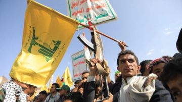 الشيخ قاسم يبعث ببرقية تعزية إلى السيد الحوثي: العبرة في نهاية الطريق حيث السقوط المذل للكيان الصهيوني على يد المقاومة في المنطقة الشيخ قاسم يبعث ببرقية تعزية إلى السيد الحوثي: العبرة في نهاية الطريق حيث السقوط المذل للكيان الصهيوني على يد المقاومة في المنطقة