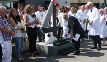 الاب دكاش في وقفة في مستشفى اوتيل ديو: نريد وطنا لا تكافأ فيه الجريمة بالصمت ولا تختصر فيه المأساة بذكرى عابرة الاب دكاش في وقفة في مستشفى اوتيل ديو: نريد وطنا لا تكافأ فيه الجريمة بالصمت ولا تختصر فيه المأساة بذكرى عابرة