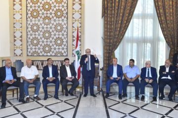 سلام استقبل البعريني: الحكومة تعمل على تنفيذ بيانها الوزاري وبسط سيادة الدولة على كافة اراضيها سلام استقبل البعريني: الحكومة تعمل على تنفيذ بيانها الوزاري وبسط سيادة الدولة على كافة اراضيها