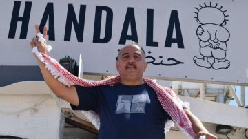 بعد الإفراج عنه من سجون الاحتلال.. استقبال حافل للناشط حاتم العويني الذي كان على سفينة حنظلة بعد الإفراج عنه من سجون الاحتلال.. استقبال حافل للناشط حاتم العويني الذي كان على سفينة حنظلة