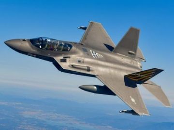 الإمارات تختبر مقاتلة KF-21 الكورية في خطوة نحو صفقة دفاعية كبرى الإمارات تختبر مقاتلة KF-21 الكورية في خطوة نحو صفقة دفاعية كبرى