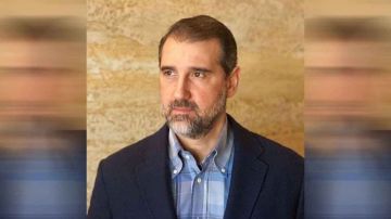 رامي مخلوف يطالب السوريين في الشمال بالاستعداد للمعركة الكبرى ويتنبأ حول عودة الأسد ورحيل الشرع