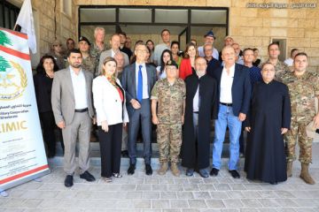 الجيش تسلم معدات طبية هبة لمستشفى ميس الجبل الحكومي ومركز عين إبل الاستشفائي