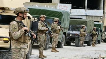 الجيش يوقف مطلوبين ويصادر أسلحة في عمليات دهم واسعة الجيش يوقف مطلوبين ويصادر أسلحة في عمليات دهم واسعة