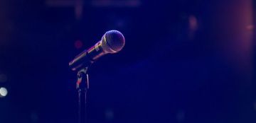 بعد تعرضه لوعكة صحية مفاجئة على المسرح هذه تفاصيل الحالة الصحية للفنان العربي الشهير (فيديو) بعد تعرضه لوعكة صحية مفاجئة على المسرح هذه تفاصيل الحالة الصحية للفنان العربي الشهير (فيديو)